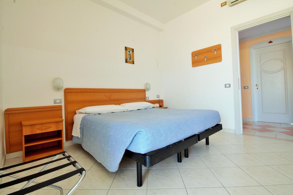 Hotel Casadei Fano Oda fotoğraf